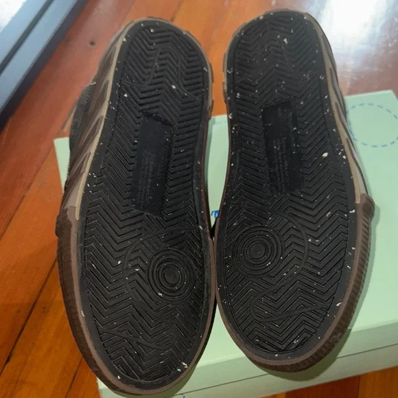 Off-White Camouflage Sneakers with Black Accents - Picture 8 of 10